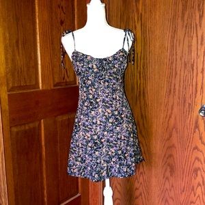 NEW LISTING! Bow Tie Summer Dress